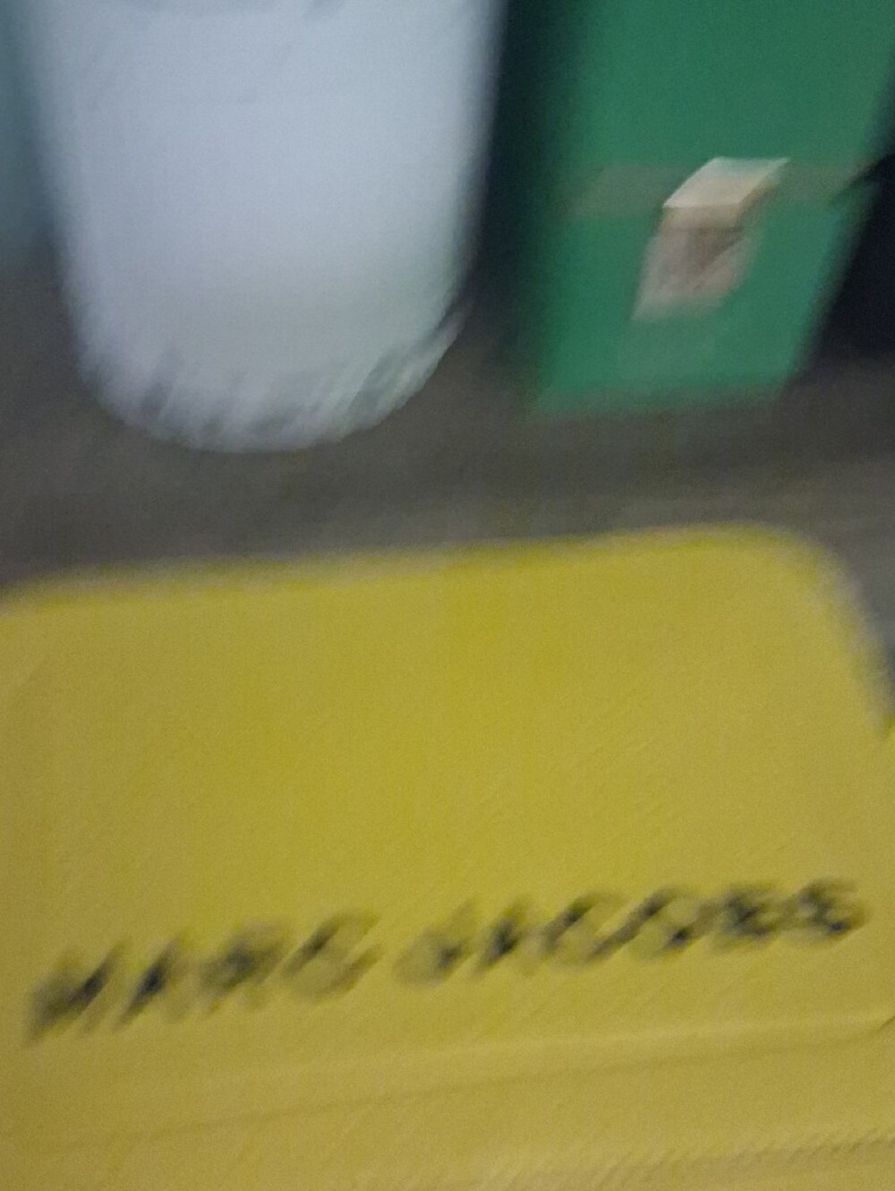 Marc Jacobs Yellow Pebbled Leather Toiletry Bag with Black Logo - Picture 3 of 4